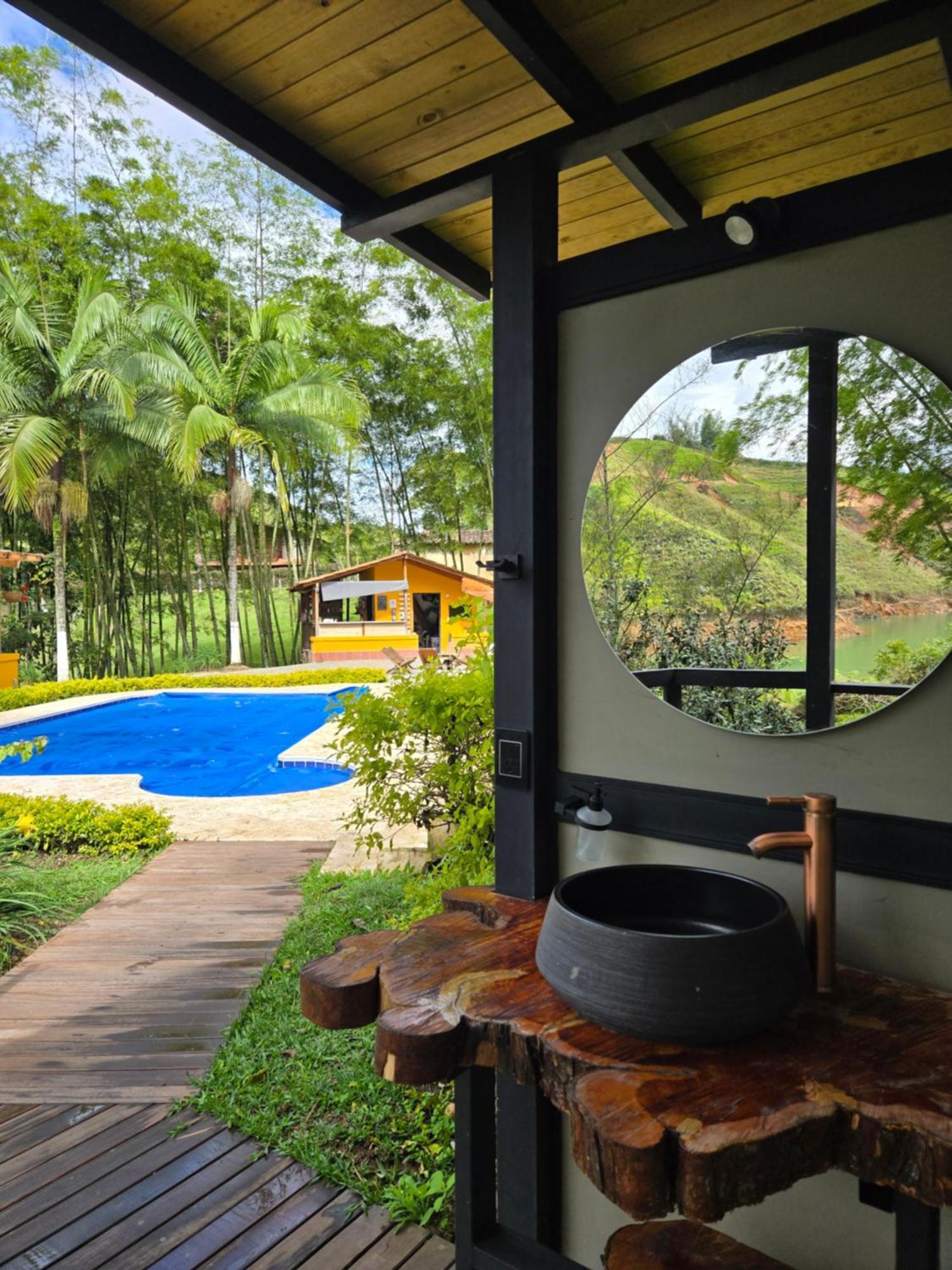 Hostel Volare Guatape Isla Exterior foto